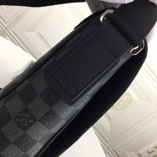 ルイヴィトンバッグ素材ディテール